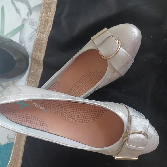 BareTraps Gold Cream Wedge with Elegant Buckle - Picture 4 of 4